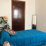 Rent 3 bedroom house in Cádiz
