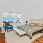 Rent 3 bedroom apartment of 176 m² in Bronx