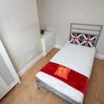 Rent 4 bedroom student apartment in Northampton