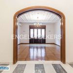 Affitto 6 camera appartamento di 220 m² in Rome