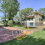 Rent 5 bedroom house of 400 m² in Montignoso