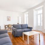 Rent 8 bedroom apartment of 220 m² in Lisbon