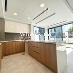 Rent 4 bedroom house of 216 m² in Dubai