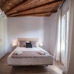 Rent 4 bedroom apartment of 100 m² in Barcelona