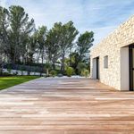 Rent 6 bedroom house of 365 m² in Arrondissement of Aix-en-Provence