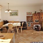 Pronajměte si 1 ložnic/e dům o rozloze 1800 m² v Kamenný Újezd