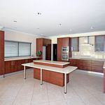 Rent 5 bedroom house of 1036 m² in Johannesburg