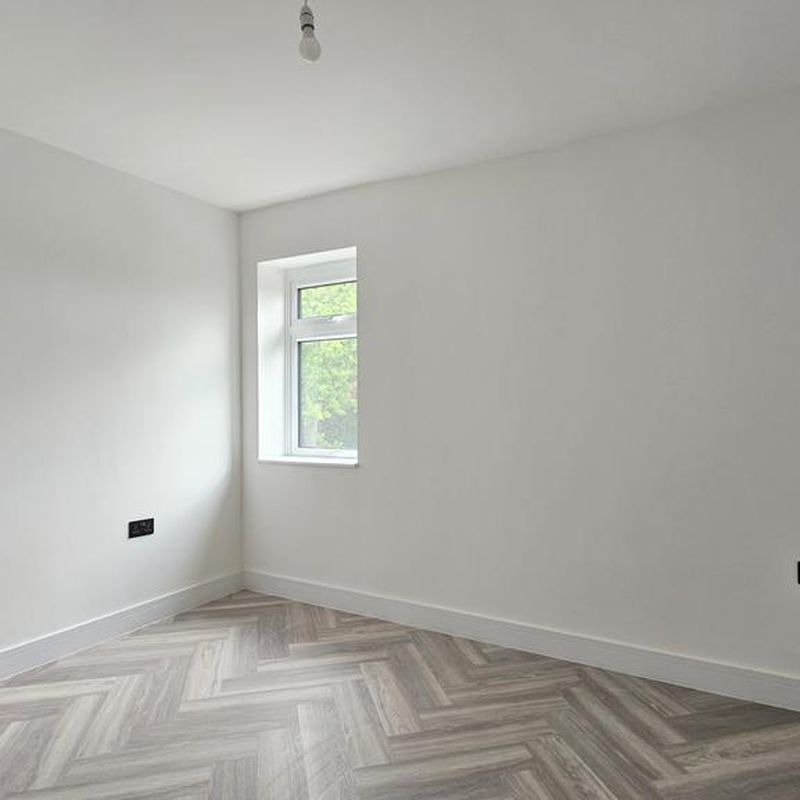 2 bedroom flat to rent Woodcote