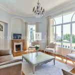 Rent 6 bedroom house of 300 m² in Villefranche-sur-Mer