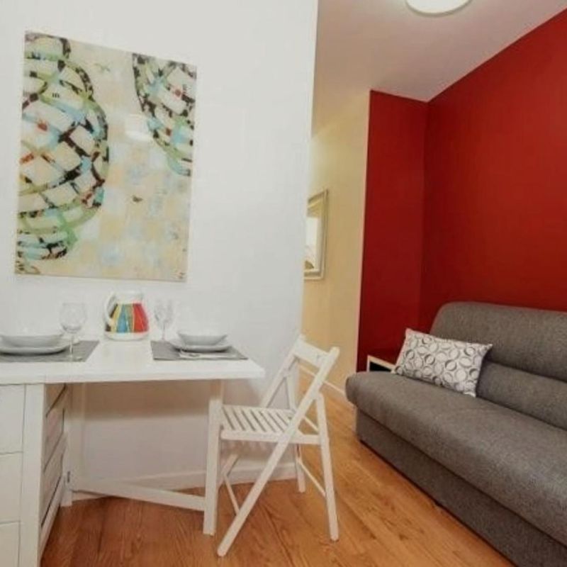 Room in a 2 Bedroom Apartment, Peter St, London W1F 0HS Charing Cross