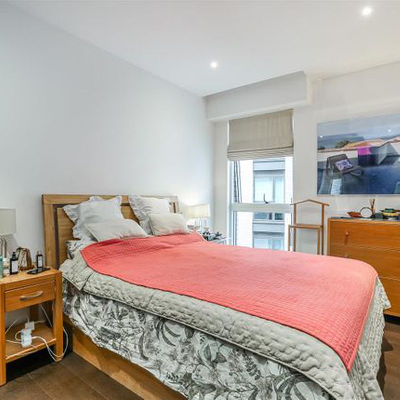 Flat to rent in Malthouse Road, London SW11 Cold Well