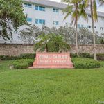 Rent 1 bedroom apartment of 800 m² in Coral Gables