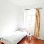 Rent a room of 120 m² in lisbon