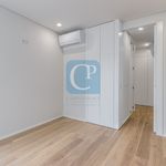 Rent 2 bedroom apartment of 76 m² in Porto