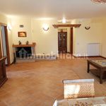 Affitto 3 camera appartamento di 100 m² in Trevignano Romano
