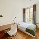 Rent 3 bedroom apartment of 132 m² in Paris