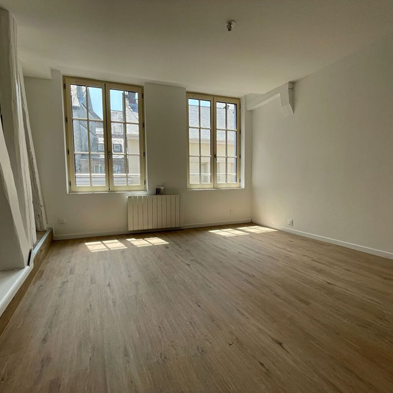 Rouen - appartement 1 pièce à louer  Espace Du Palais - 44m2 - 630 € CC  - Réf: ROSE - rouen-immobilier.com