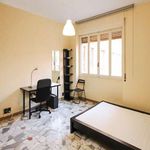 Rent a room of 195 m² in Milano