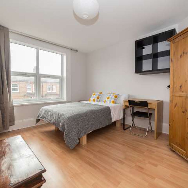Room for rent in 4-Bedroom Apartment in Battersea, London