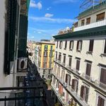 Affitto 6 camera appartamento di 150 m² in Naples