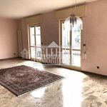 Affitto 5 camera appartamento di 180 m² in Vicenza