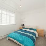Rent 4 bedroom house of 1765 m² in Epsom