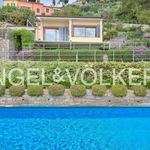 Rent 5 bedroom house of 230 m² in Camogli