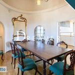 Affitto 6 camera appartamento di 300 m² in Firenze