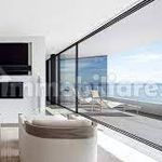 Rent 5 bedroom house of 685 m² in Meina