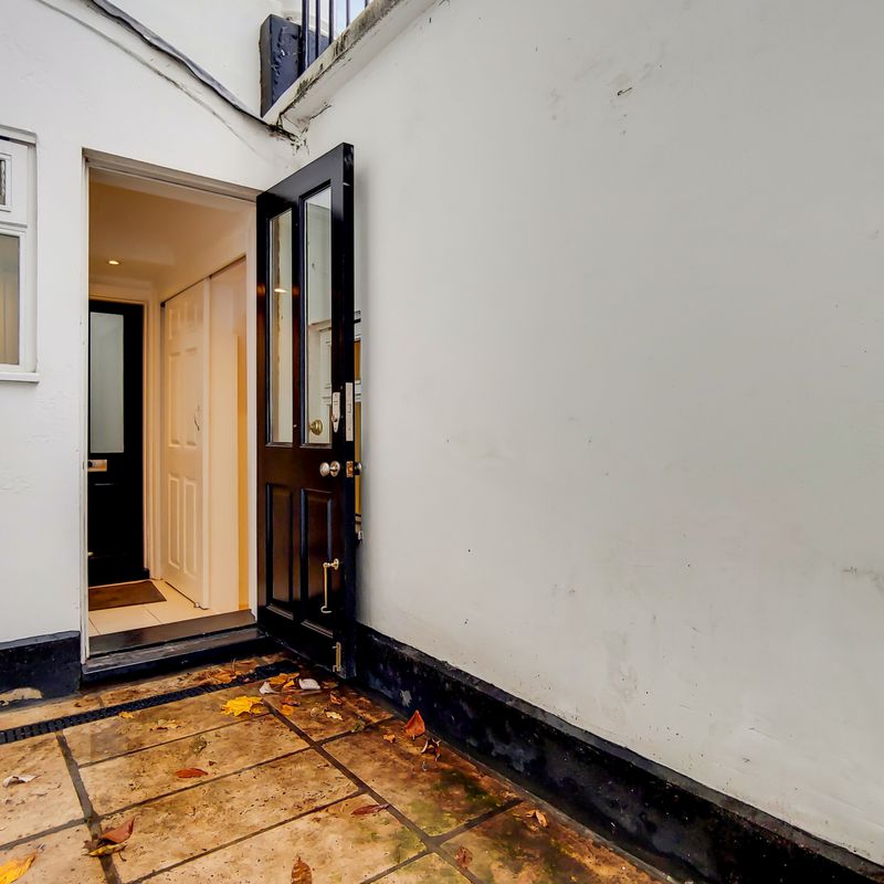 2 bedroom property to let in Sussex Street, Pimlico, SW1V - £646 pw