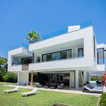 Rent 7 bedroom house of 2200 m² in Marbella