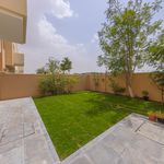 Rent 4 bedroom house of 305 m² in Dubai