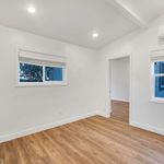 Rent a room of 111 m² in Woodland Hills