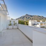 Rent 3 bedroom apartment of 121 m² in The Golden Mile