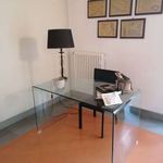 Affitto 6 camera appartamento di 150 m² in Palermo