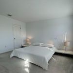 Rent 2 bedroom apartment of 1150 m² in Westport