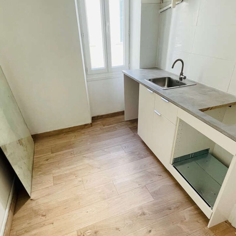 Location appartement 1 pièce 24 m² Toulon (83000)