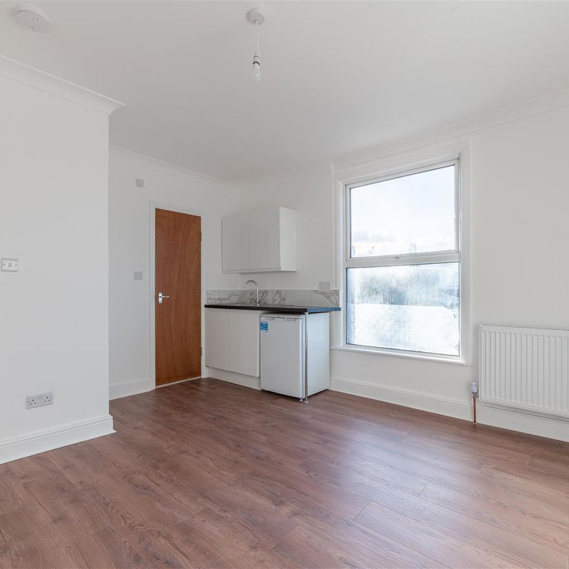 apartment at                          Pearl Road                          Walthamstow                        ,                        E17 4QY Waltham Forest