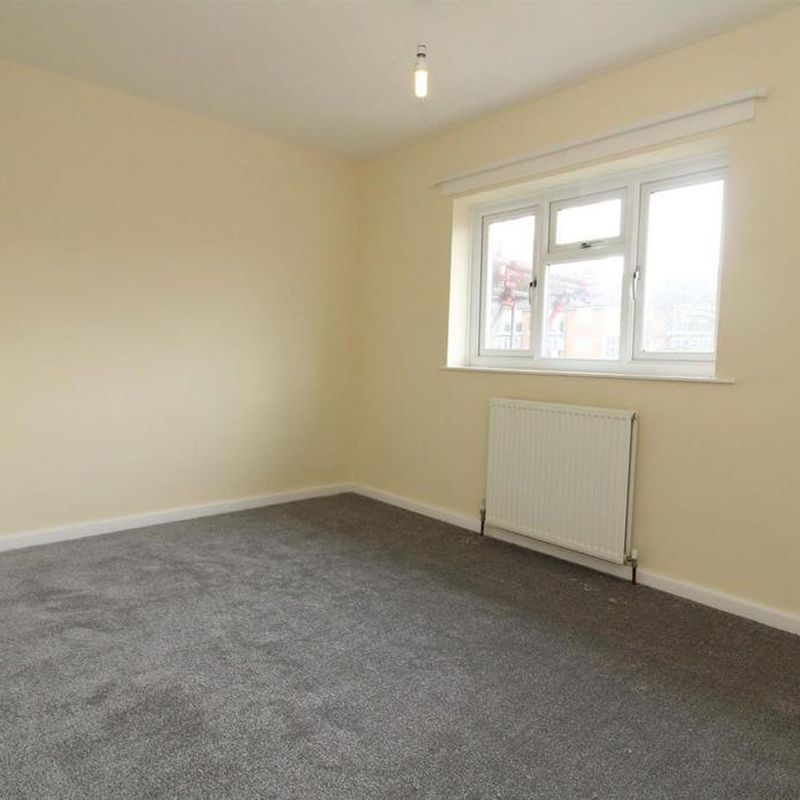 3 bedroom semi-detached house to rent Wollaston