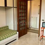 Affitto 4 camera appartamento di 133 m² in Palermo