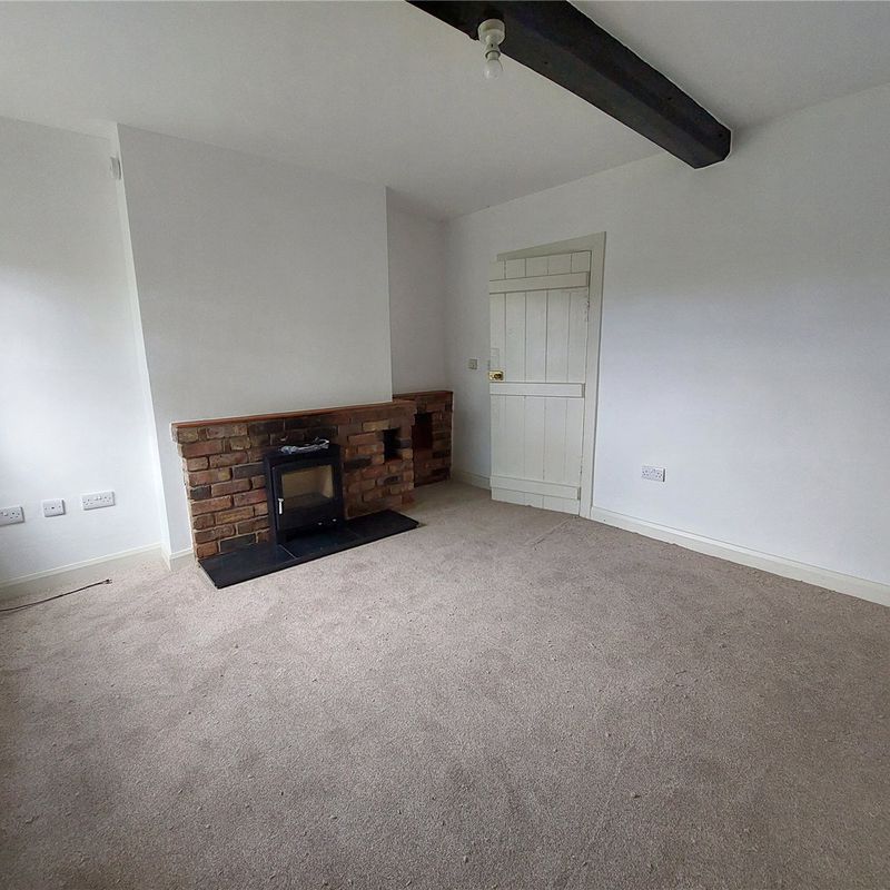 2 bedroom house to let New Mills