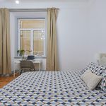 Rent a room of 280 m² in Lisboa