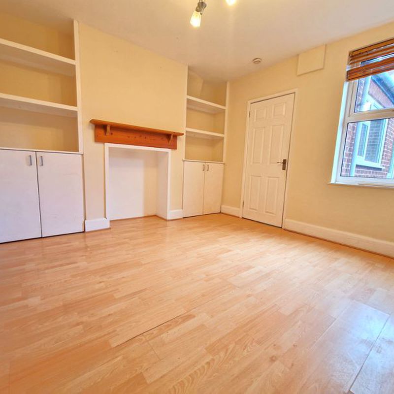 2 bed room to let in Rugby