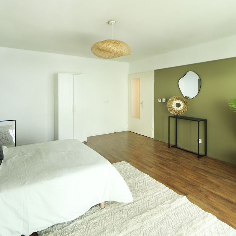 Coliving: Stunning, Carefully Furnished, and High-End Room begles