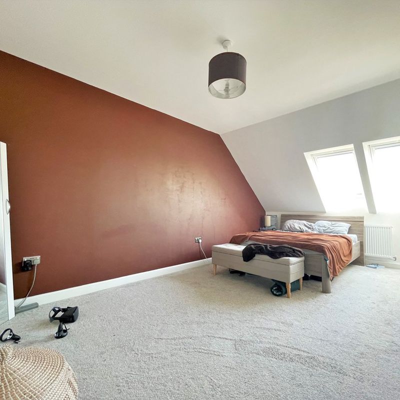 4 room house to let in Peacehaven
