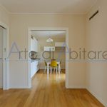 Affitto 6 camera appartamento di 120 m² in Padua