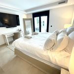 Rent 4 bedroom house of 344 m² in Marbella