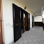 Affitto 3 camera appartamento di 105 m² in Giugliano in Campania
