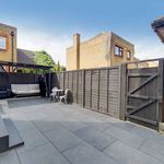 Rent 6 bedroom house of 163 m² in London