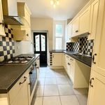 Rent 4 bedroom flat in Dronfield